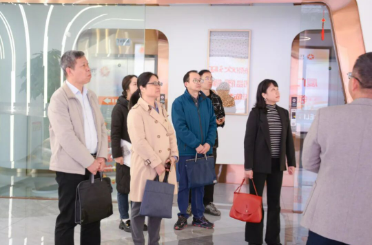 天歲新聞丨深入交流，共話細(xì)胞產(chǎn)業(yè)發(fā)展新篇——廈門市食品藥品質(zhì)量檢測(cè)研究院領(lǐng)導(dǎo)一行蒞臨天歲生物調(diào)研